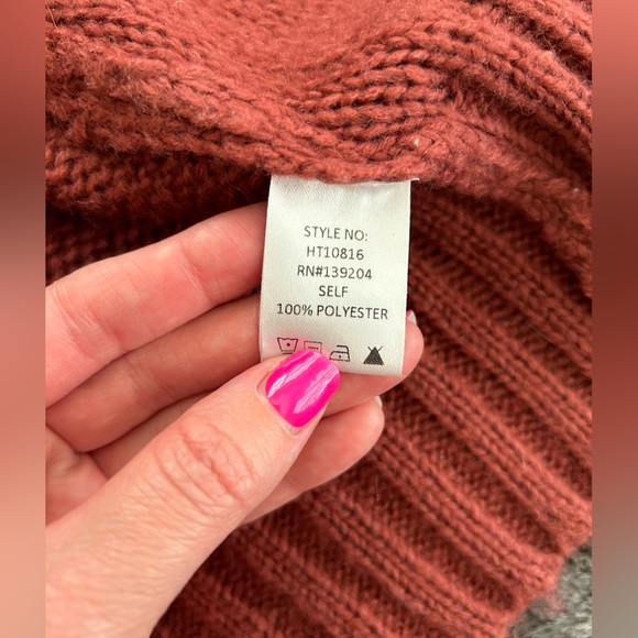 Cardigan - Picture 2 of 5